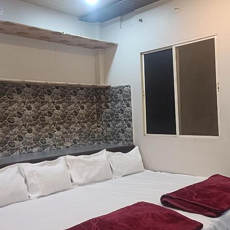 Mangaldeep Guest House Uddzsaín Kültér fotó