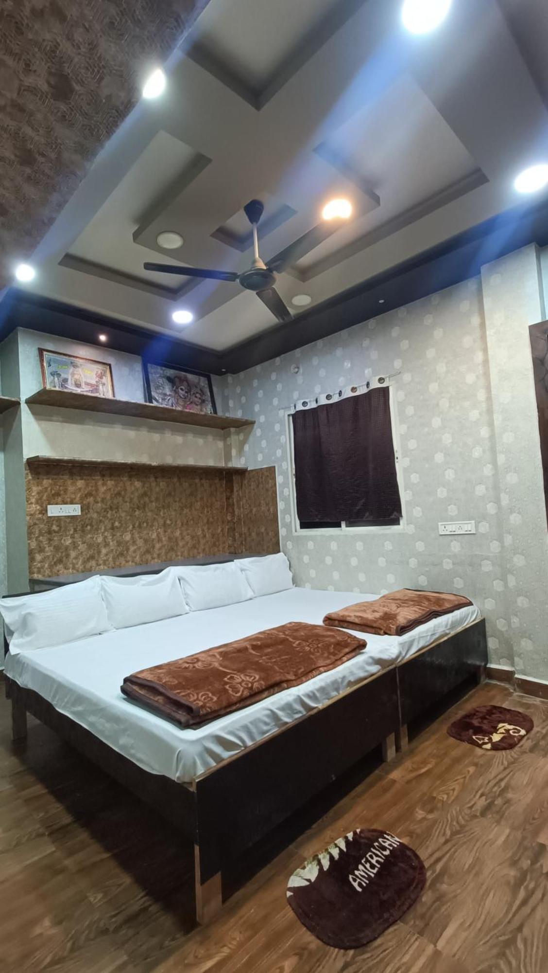 Mangaldeep Guest House Uddzsaín Kültér fotó